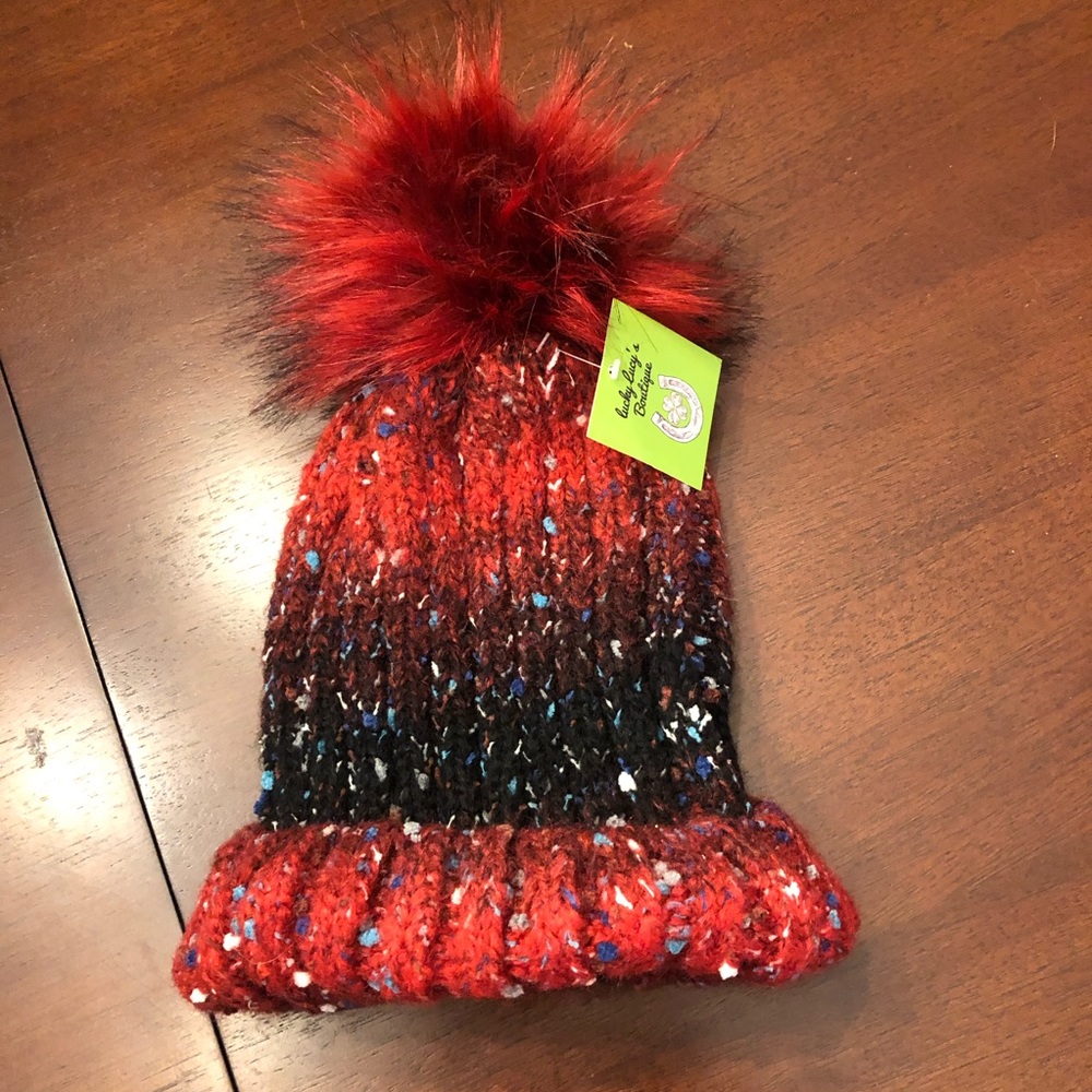 Knit hat with Pom